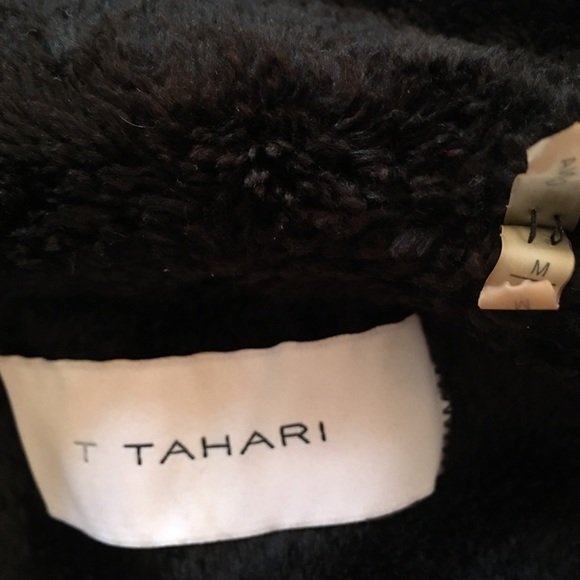 Tahari , faux fur, black vest with draw string - Picture 4 of 4